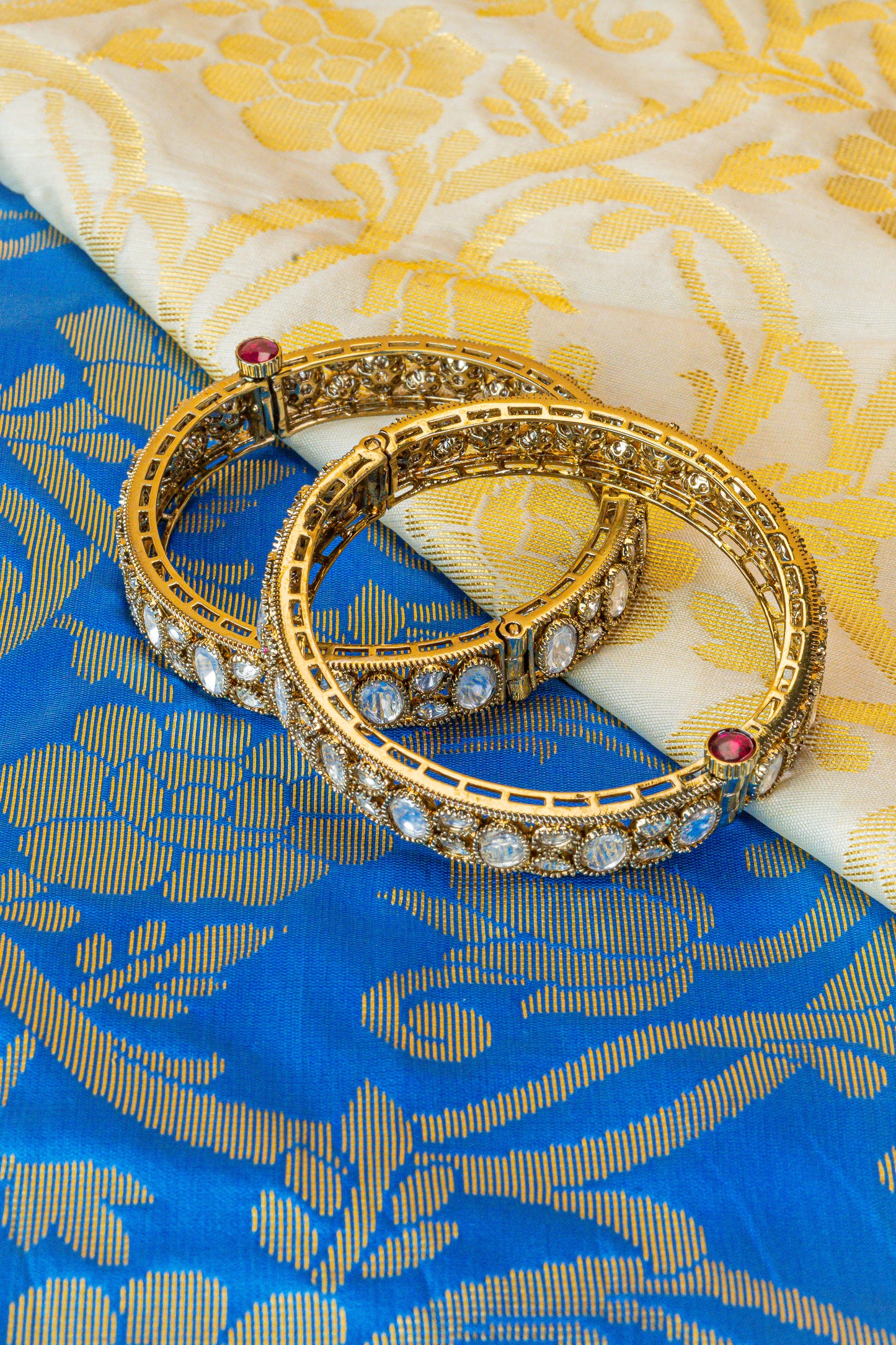 Antique Gold Kundan Screw Bangles