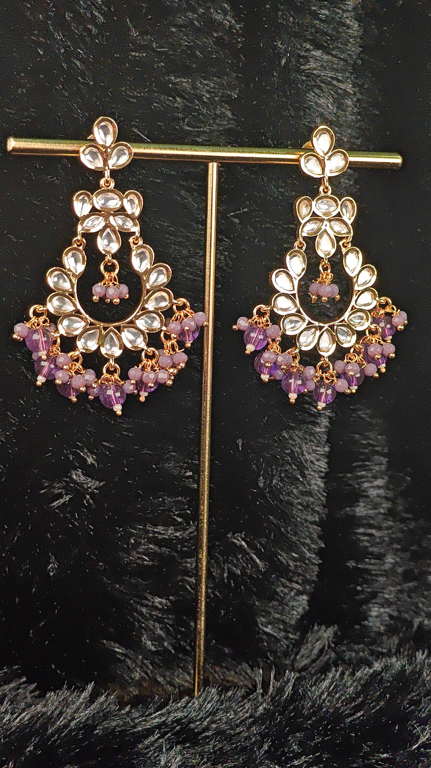 Boucles d'oreilles Royal Kundan Chandbali avec perles d'améthyste