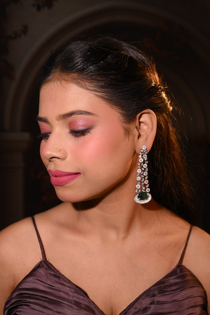 Boucles d'oreilles pendantes élégantes en émeraude CZ