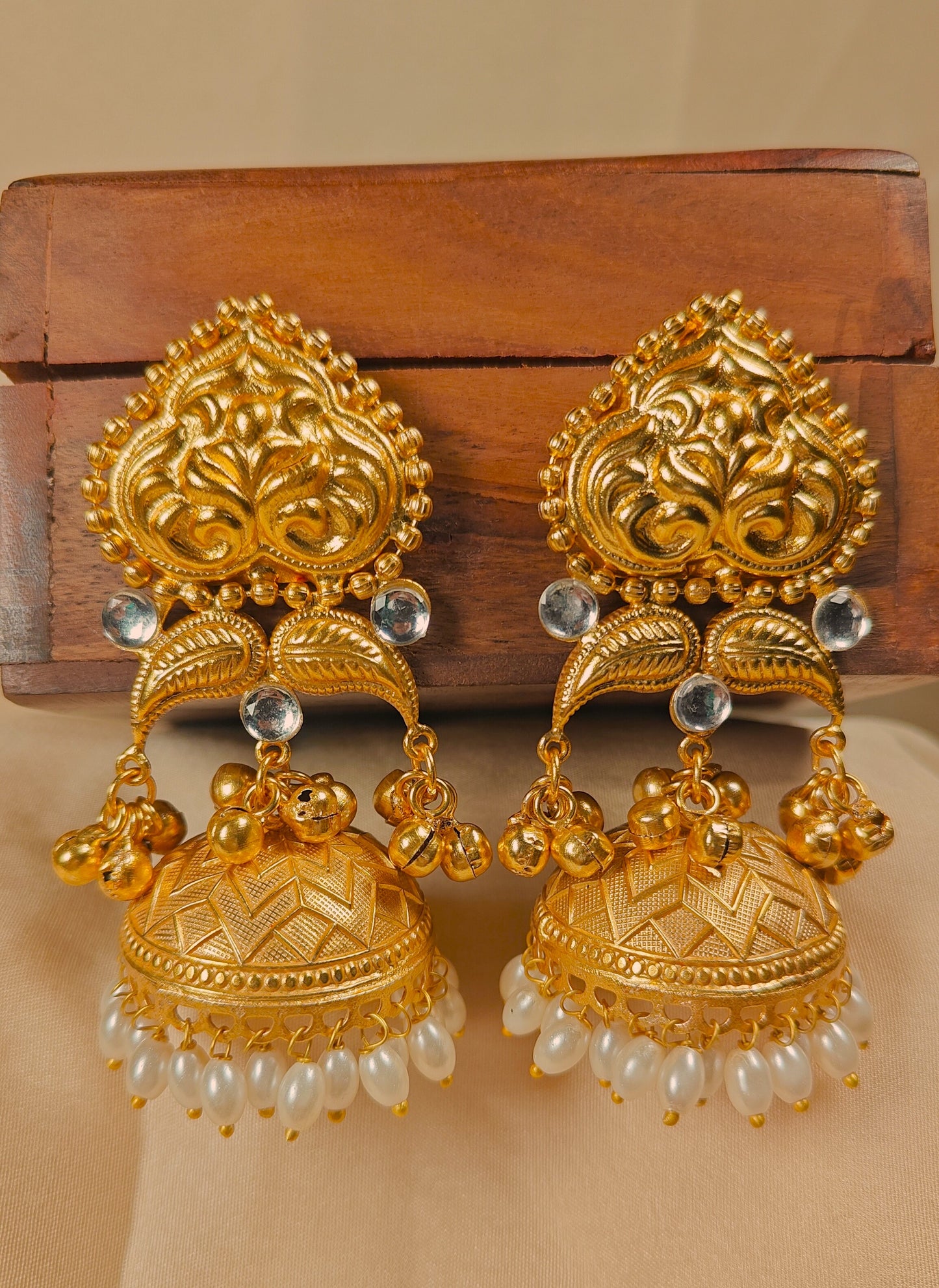 Zarafshan Kashmiri Pearl Jhumka Earrings