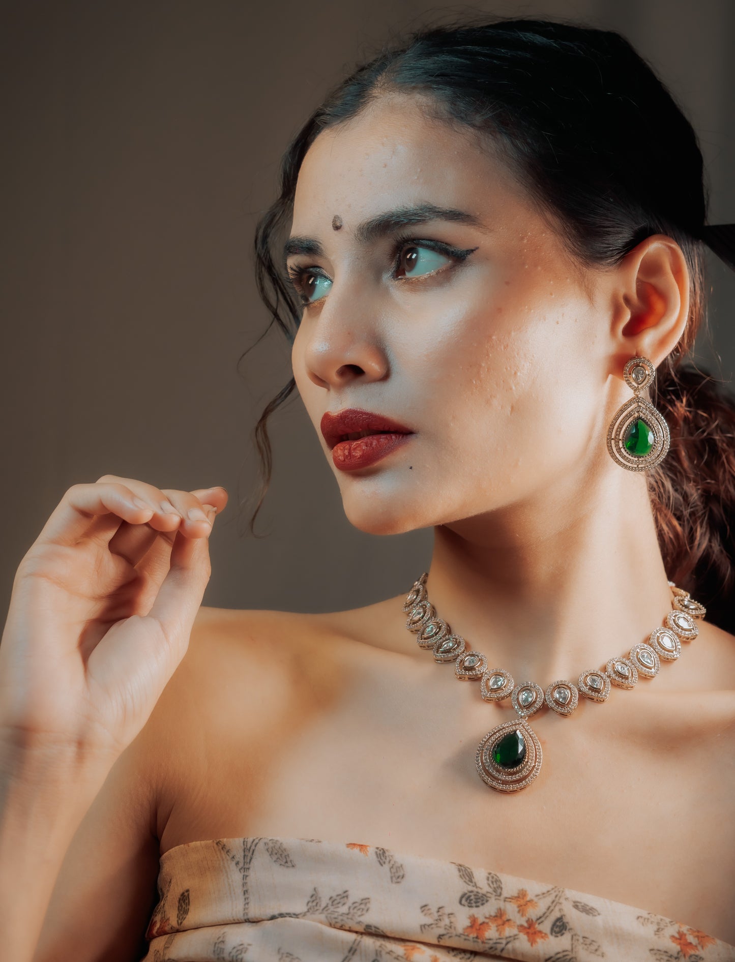 Antique Green Teardrop Kundan Necklace