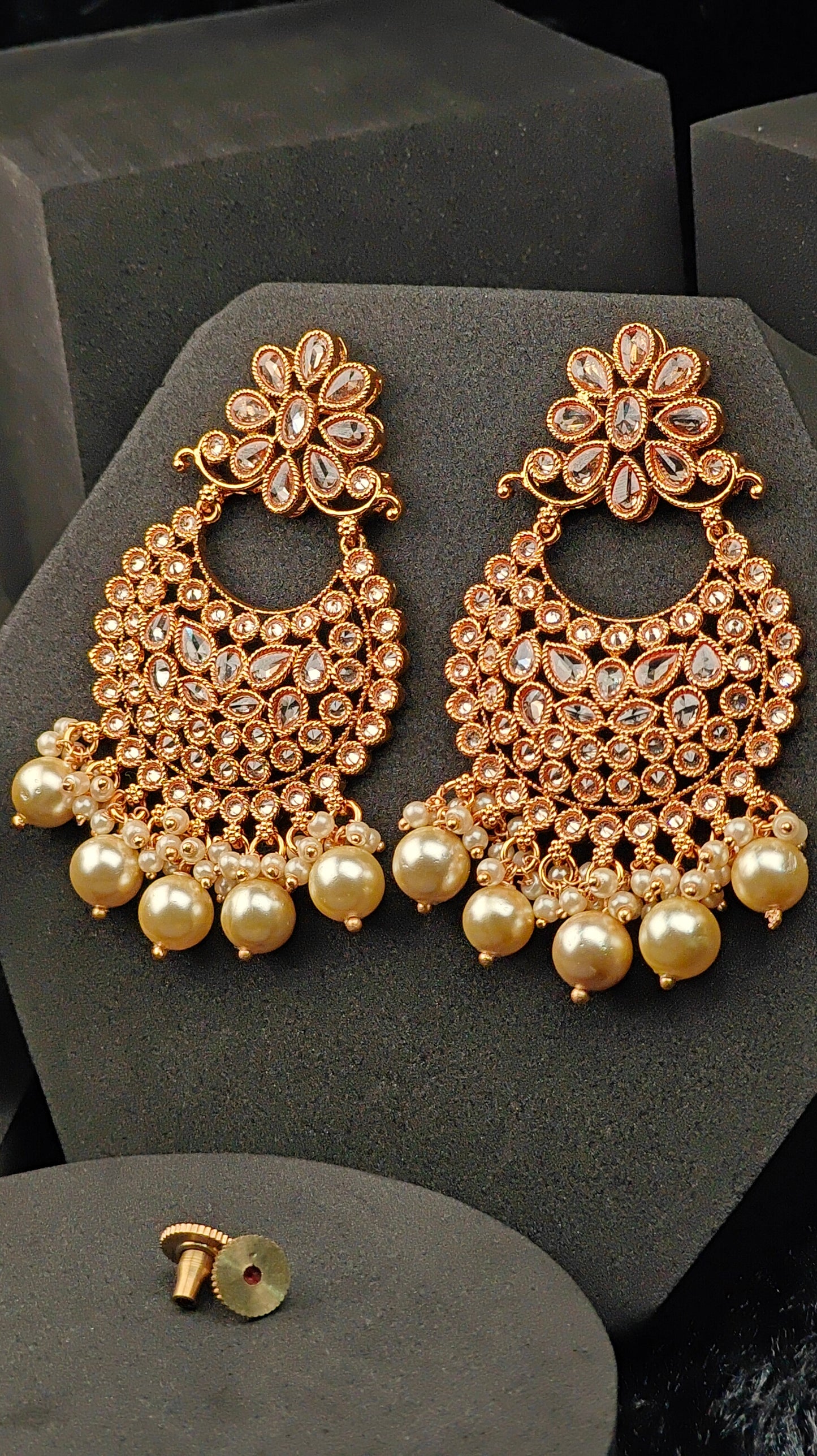 Heritage Kundan Pearl Jhumka Earrings