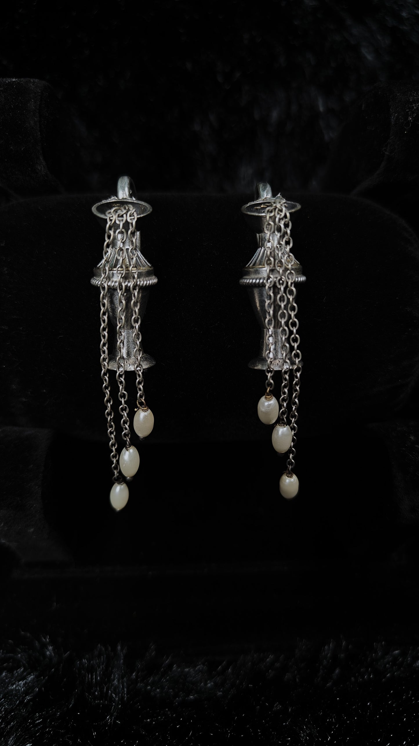 Noor-E-Phool Vase Chain Earrings