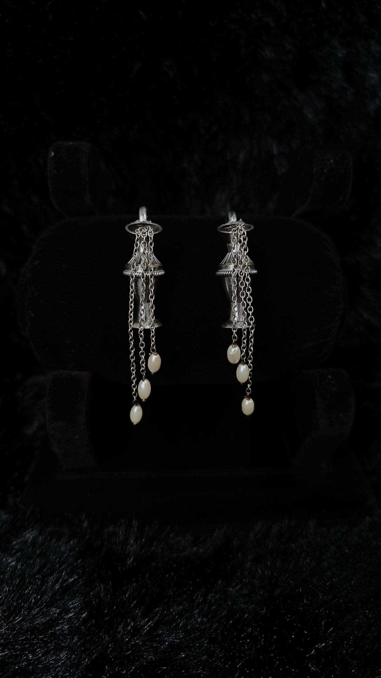 Noor-E-Phool Vase Chain Earrings