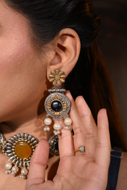 Dual-Tone Regal Medallion Oxidised Necklace Set