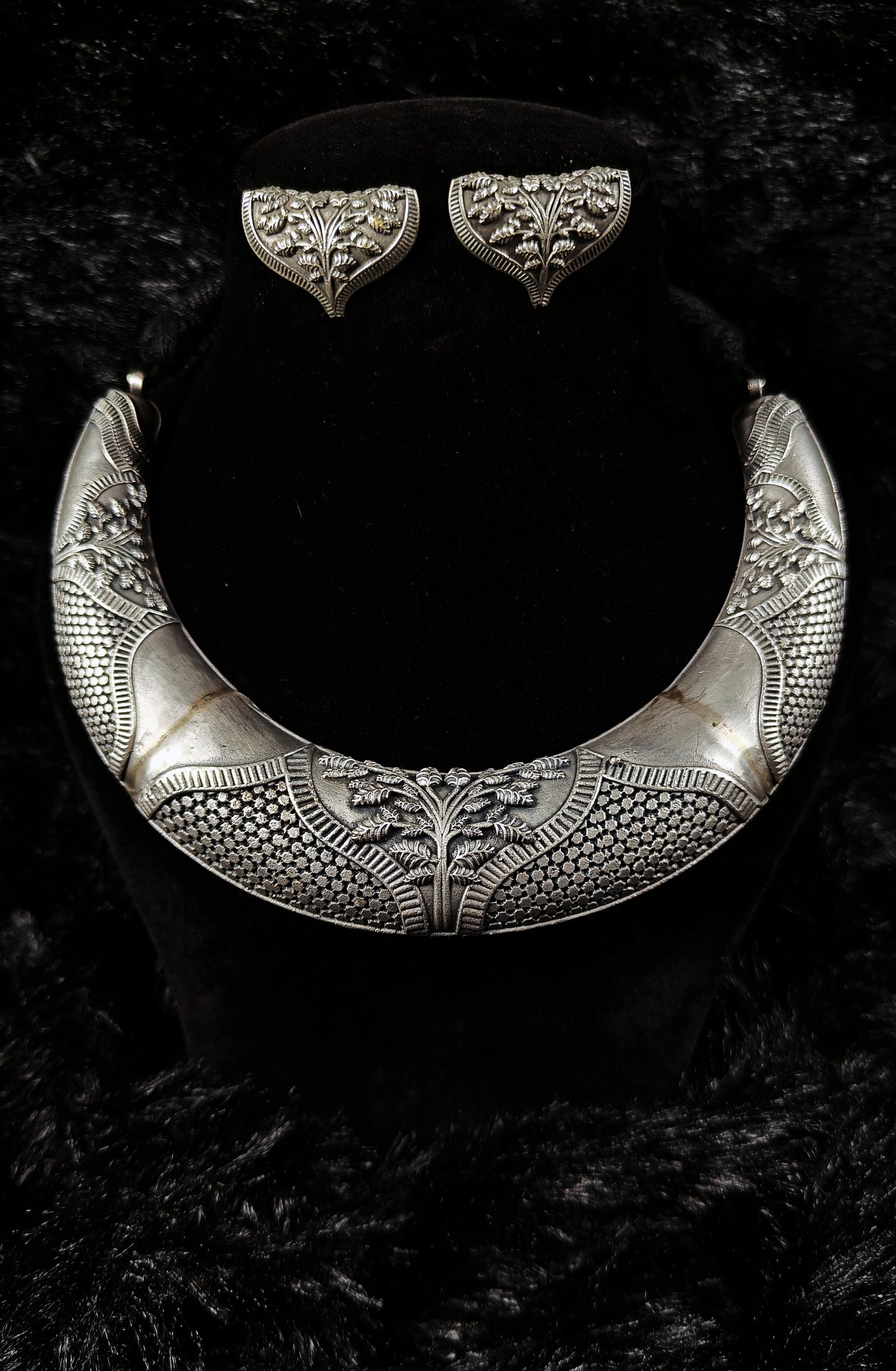 Tribal Engraved Oxidised Choker Set