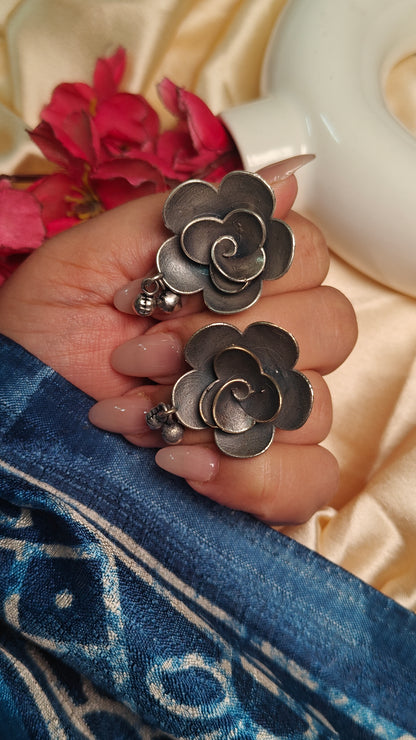 Vintage silver rose stud earrings