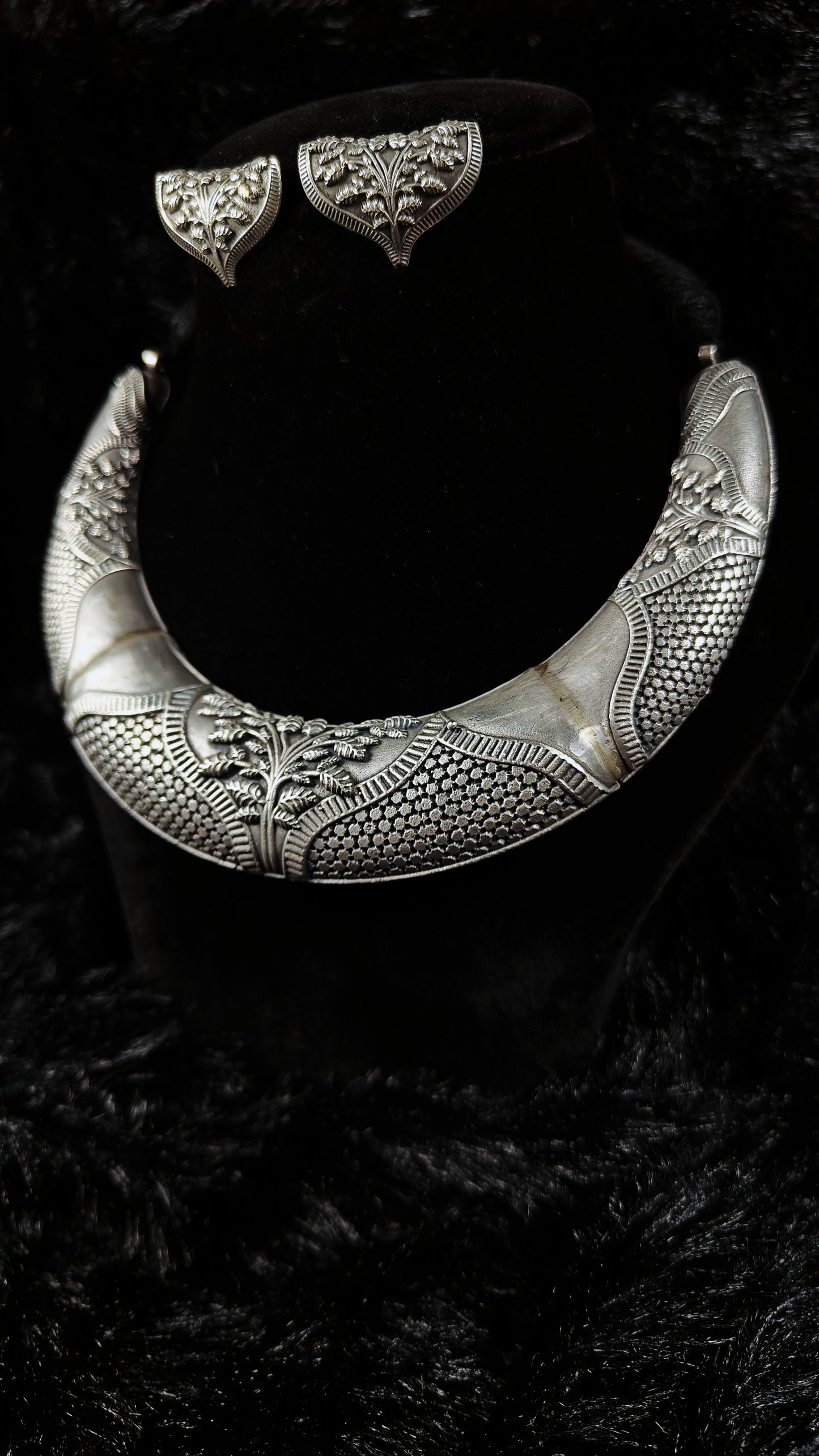 Tribal Engraved Oxidised Choker Set