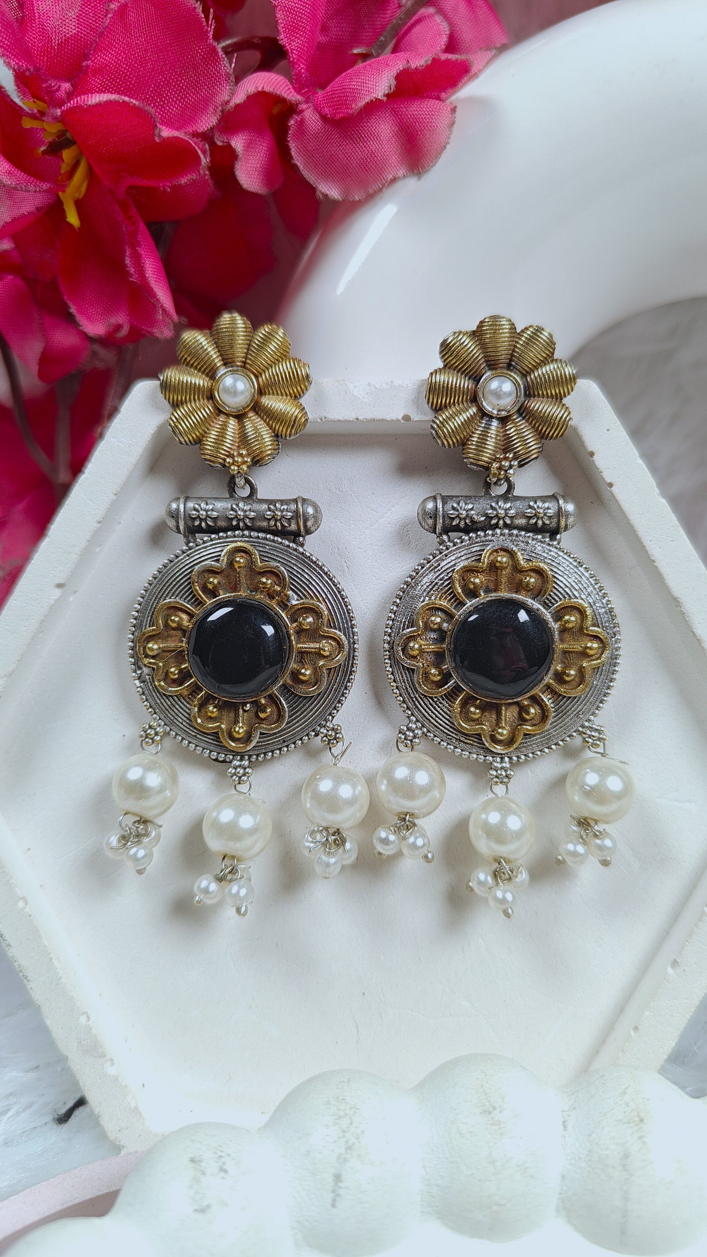 Noir Pearl Medallion Oxidised Choker Set